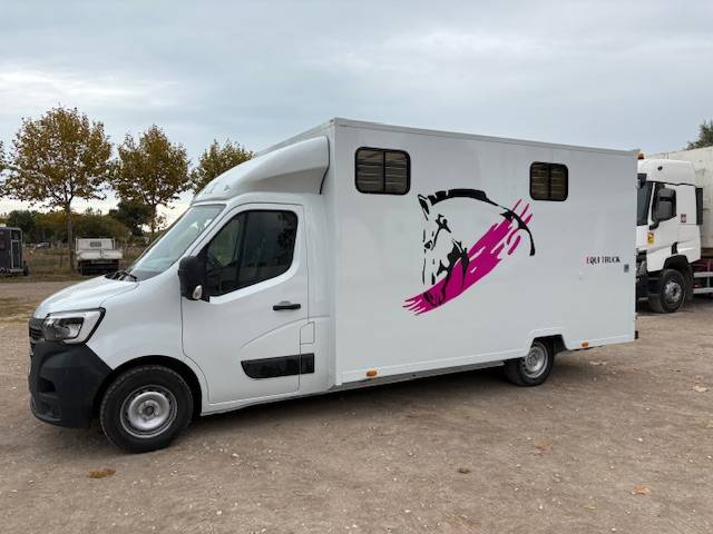 Kleine paardenvrachtwagen (B rijbewijs) Renault  2021 Tweedehands