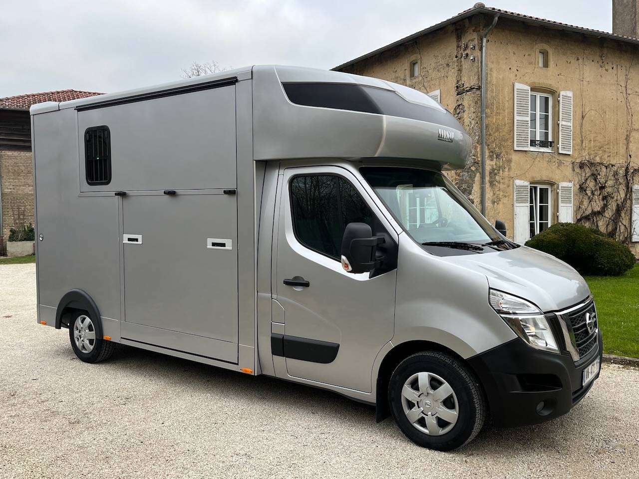 Kleine paardenvrachtwagen (B rijbewijs) Autre marque NISSAN 0 Nieuw
