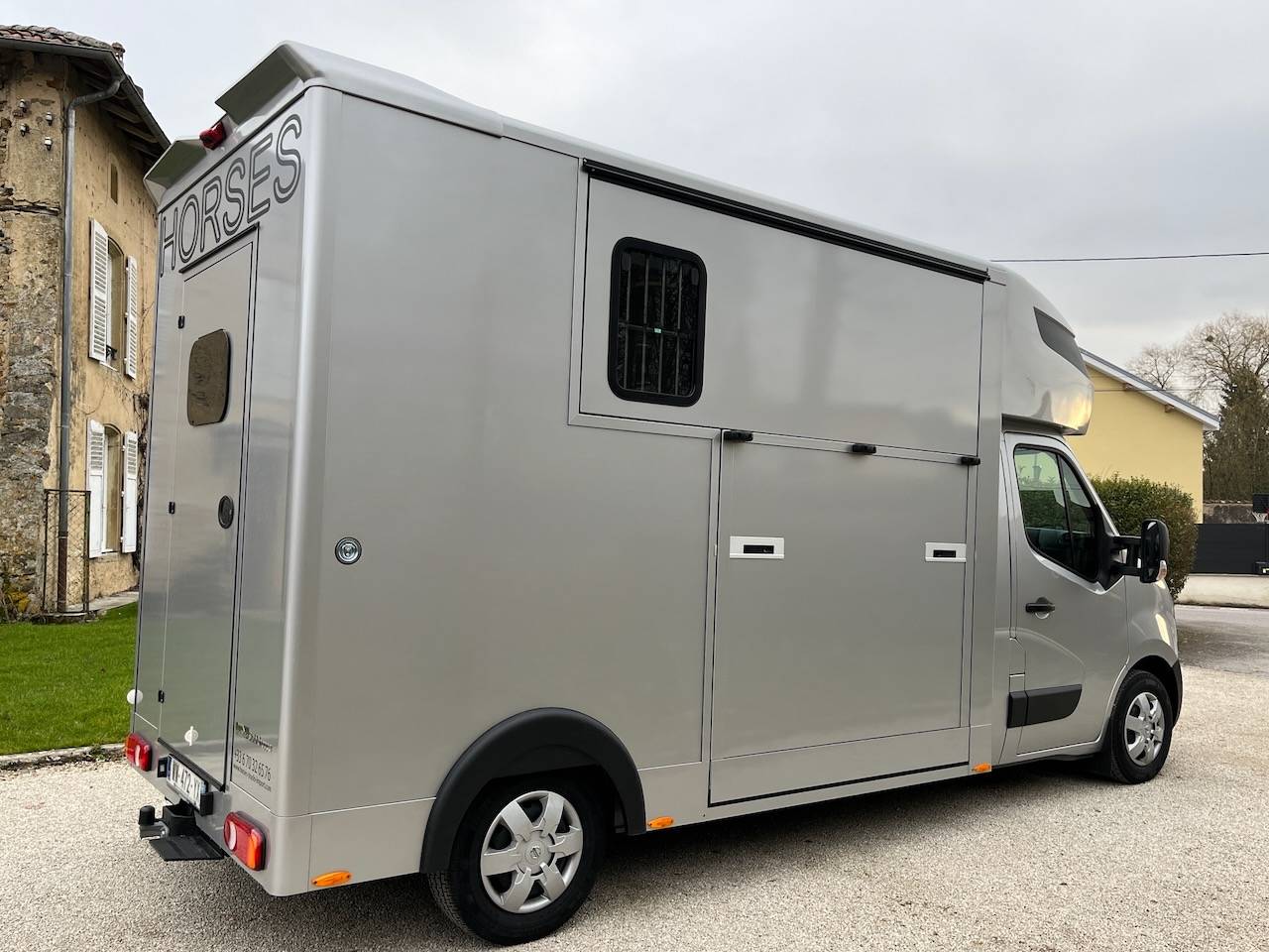 Kleine paardenvrachtwagen (B rijbewijs) Autre marque NISSAN 0 Nieuw