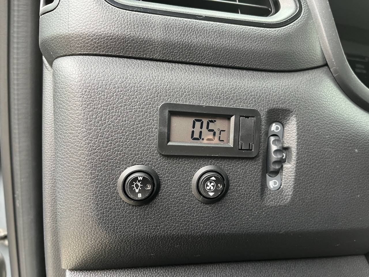 Kleine paardenvrachtwagen (B rijbewijs) Autre marque NISSAN 0 Nieuw