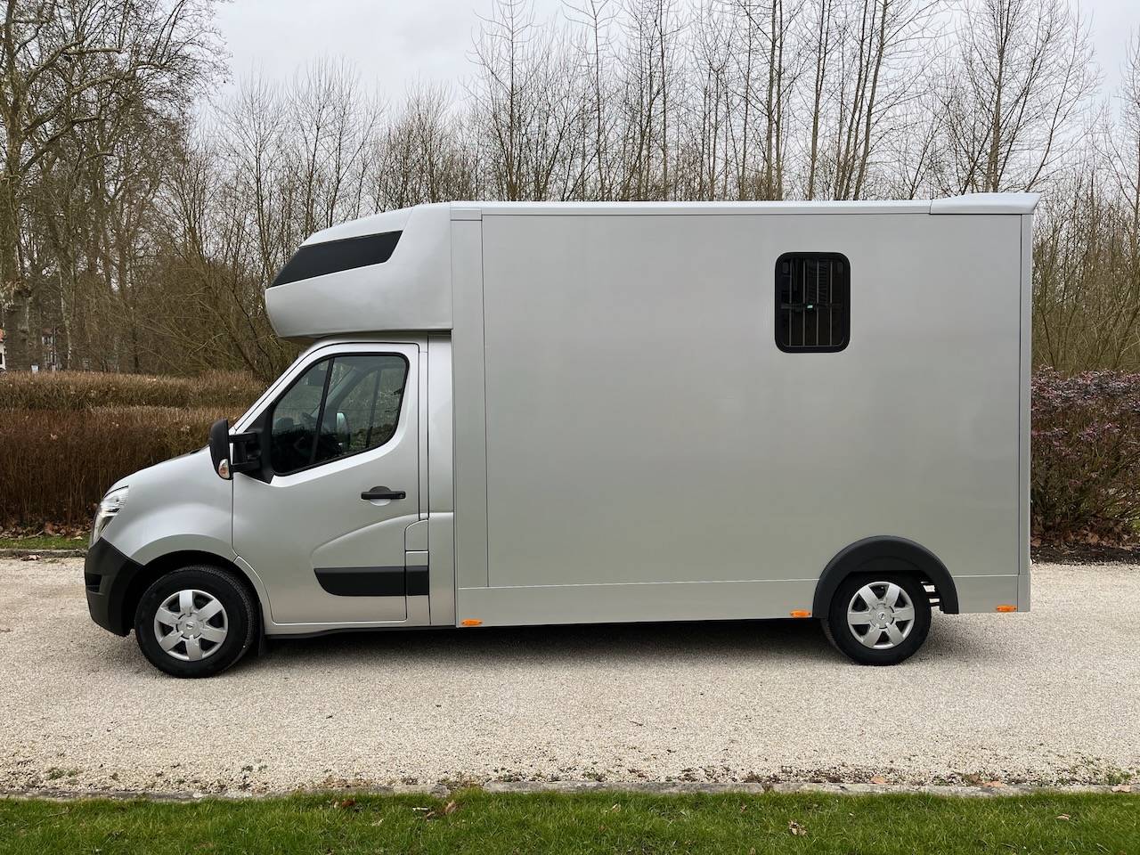 Kleine paardenvrachtwagen (B rijbewijs) Autre marque NISSAN 0 Nieuw