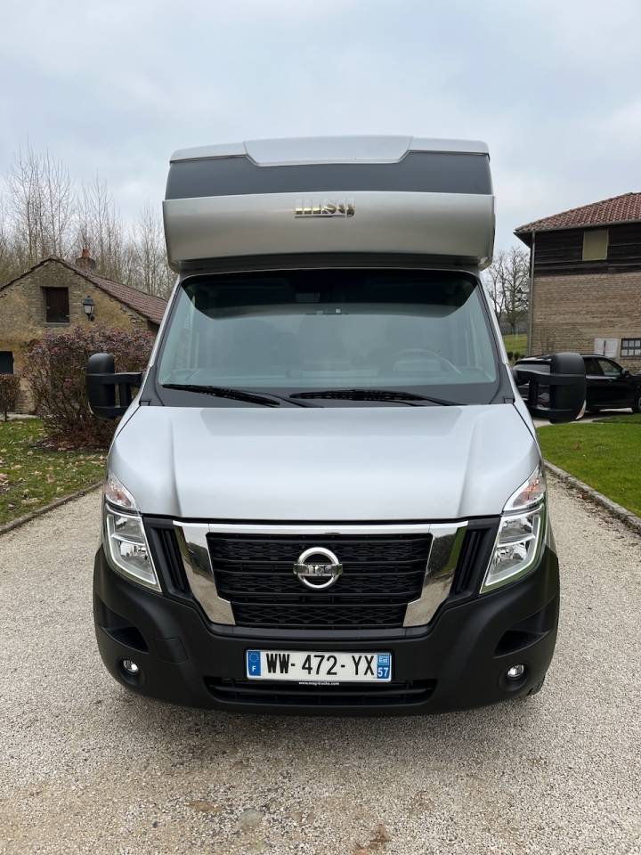 Kleine paardenvrachtwagen (B rijbewijs) Autre marque NISSAN 0 Nieuw