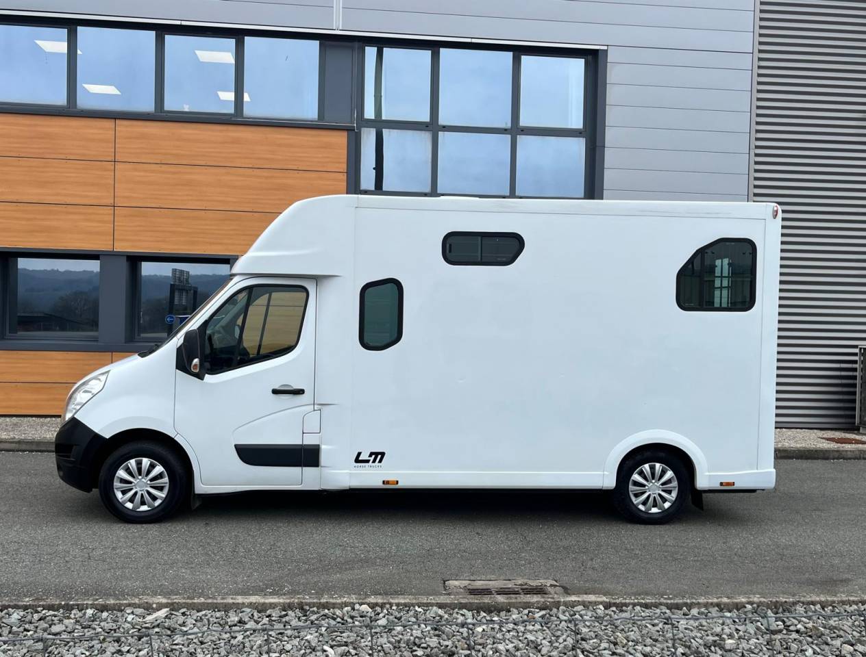 Kleine paardenvrachtwagen (B rijbewijs) Theault PROTEO 5 PLACES 2011 Tweedehands