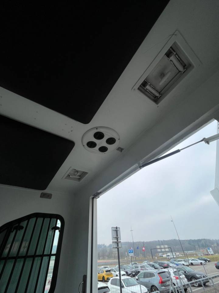 Kleine paardenvrachtwagen (B rijbewijs) Theault PROTEO 5 PLACES 2011 Tweedehands