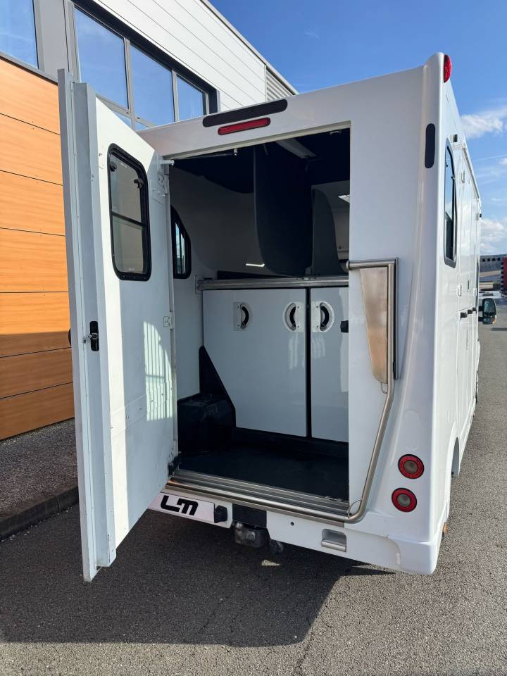 Kleine paardenvrachtwagen (B rijbewijs) Theault PROTEO 5 PLACES 2011 Tweedehands