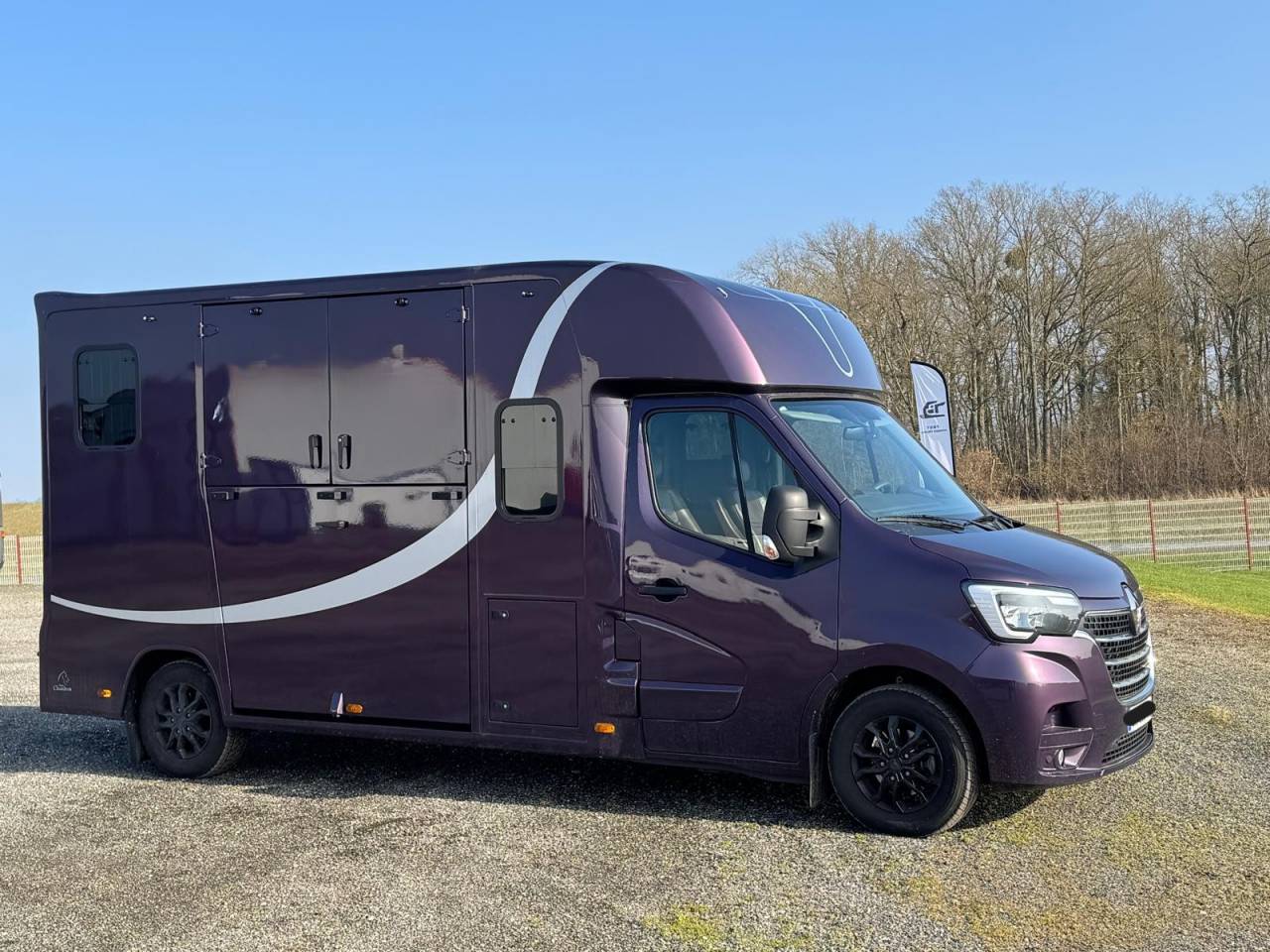 Kleine paardenvrachtwagen (B rijbewijs) Chardron Renault Master 2023 Tweedehands