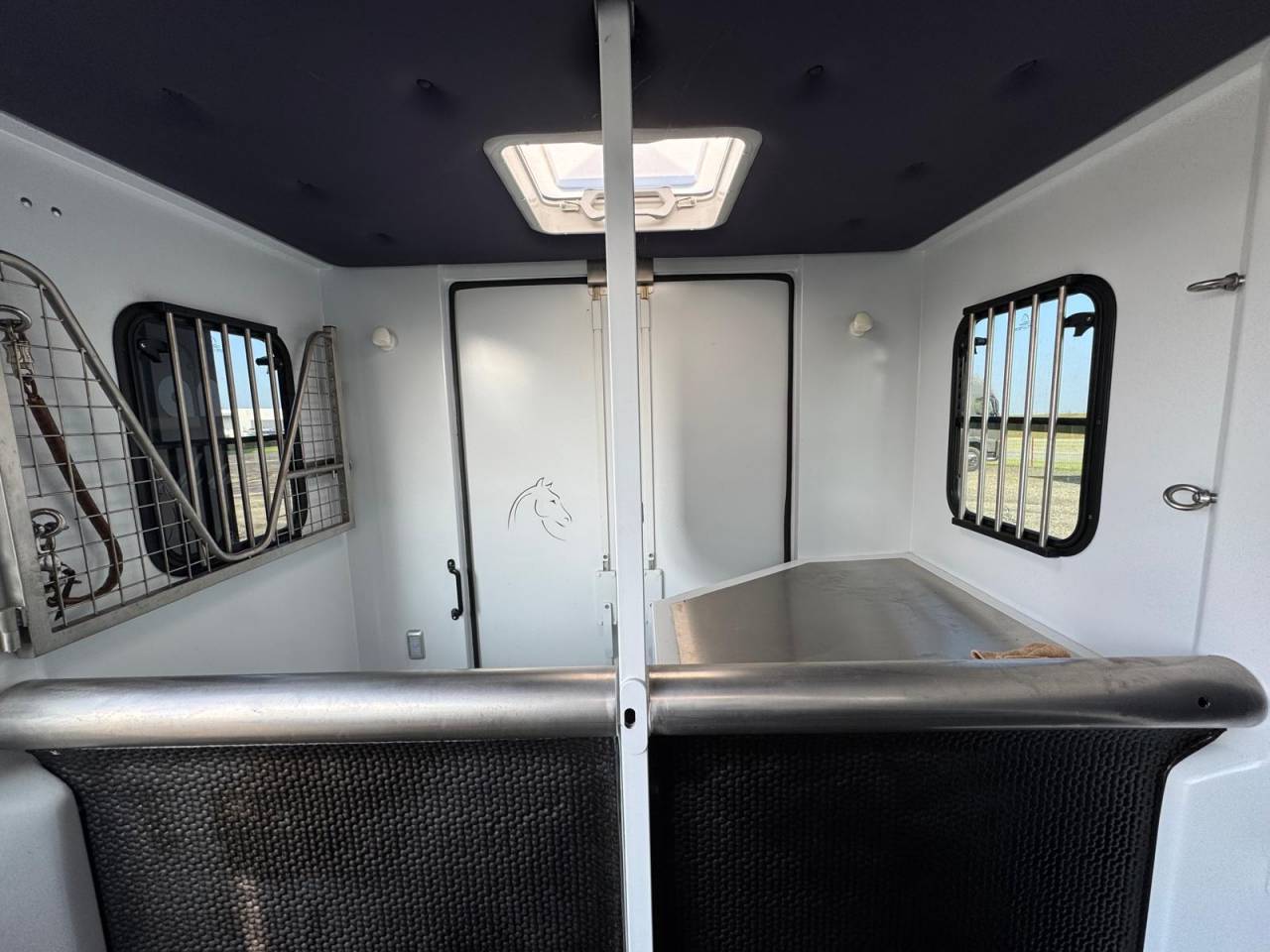 Kleine paardenvrachtwagen (B rijbewijs) Chardron Renault Master 2023 Tweedehands