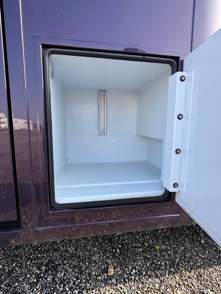 Kleine paardenvrachtwagen (B rijbewijs) Chardron Renault Master 2023 Tweedehands