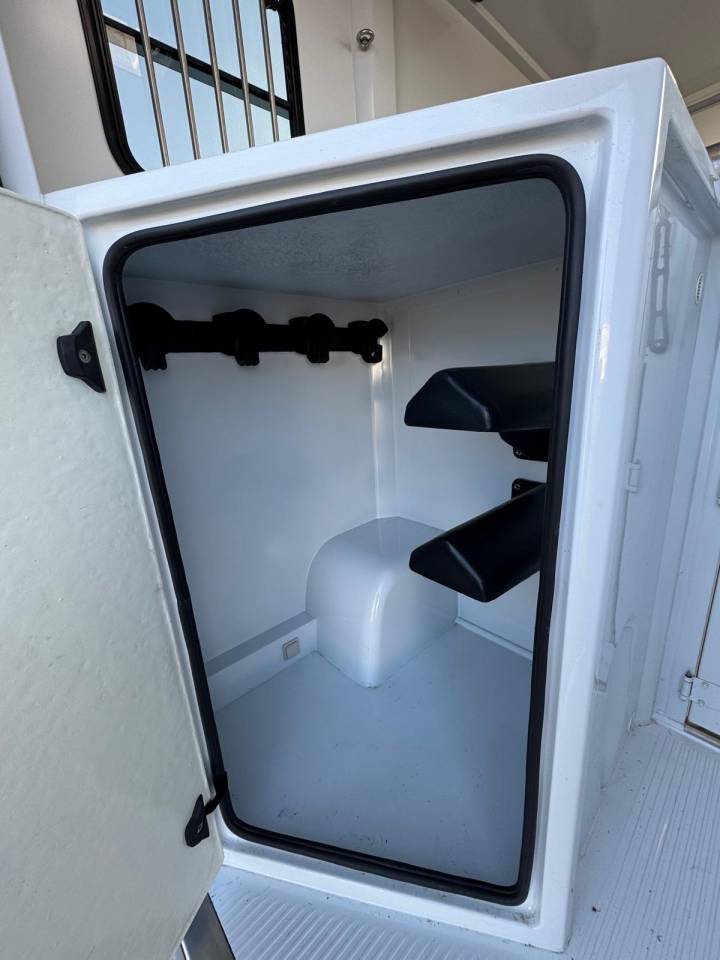 Kleine paardenvrachtwagen (B rijbewijs) Chardron Renault Master 2023 Tweedehands