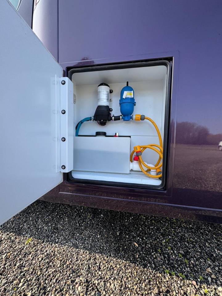 Kleine paardenvrachtwagen (B rijbewijs) Chardron Renault Master 2023 Tweedehands