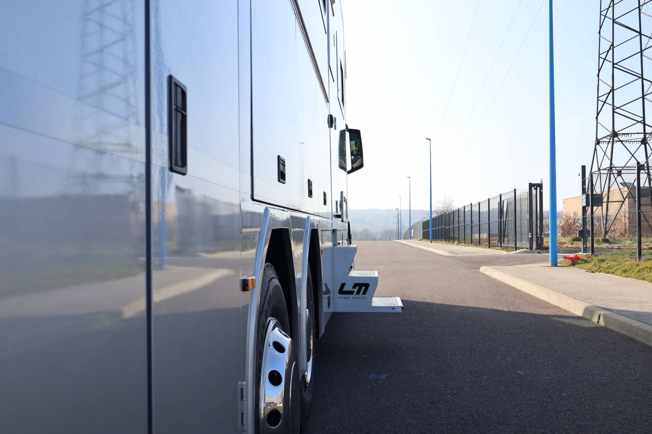 Zware paardenvrachtwagen (groot rijbewijs) Andere merken MAN TGS 26.430 PAILLARD 8 CHEVAUX POP OUT 2025 Nieuw