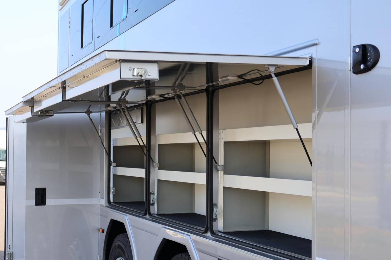 Zware paardenvrachtwagen (groot rijbewijs) Andere merken MAN TGS 26.430 PAILLARD 8 CHEVAUX POP OUT 2025 Nieuw