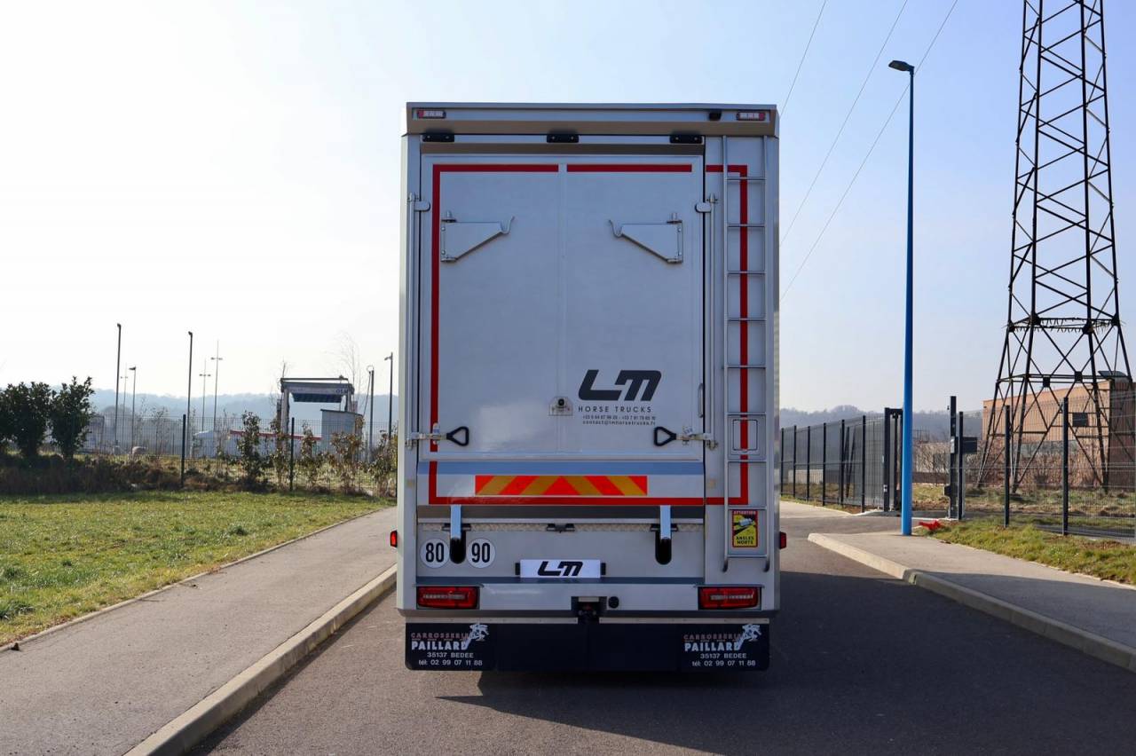 Zware paardenvrachtwagen (groot rijbewijs) Andere merken MAN TGS 26.430 PAILLARD 8 CHEVAUX POP OUT 2025 Nieuw