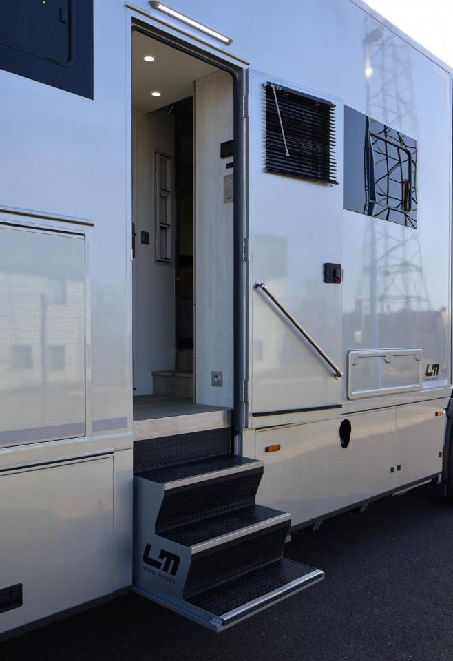 Zware paardenvrachtwagen (groot rijbewijs) Andere merken MAN TGS 26.430 PAILLARD 8 CHEVAUX POP OUT 2025 Nieuw