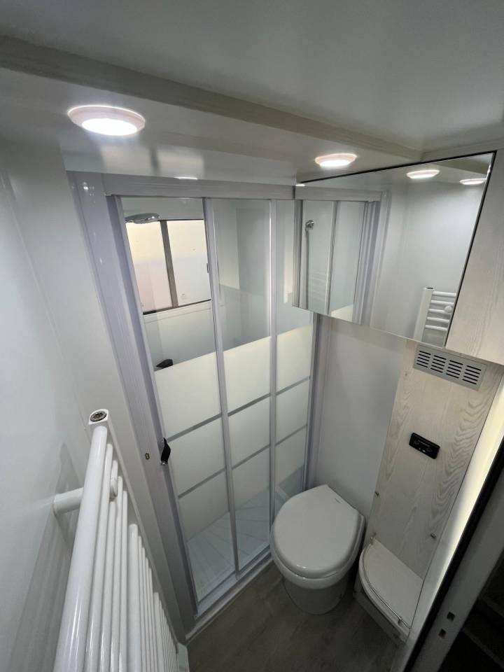 Zware paardenvrachtwagen (groot rijbewijs) Andere merken MAN TGS 26.430 PAILLARD 8 CHEVAUX POP OUT 2025 Nieuw