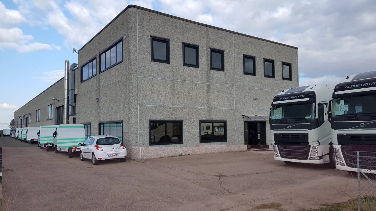 Zware paardenvrachtwagen (groot rijbewijs) Trans Box  2025 Tweedehands