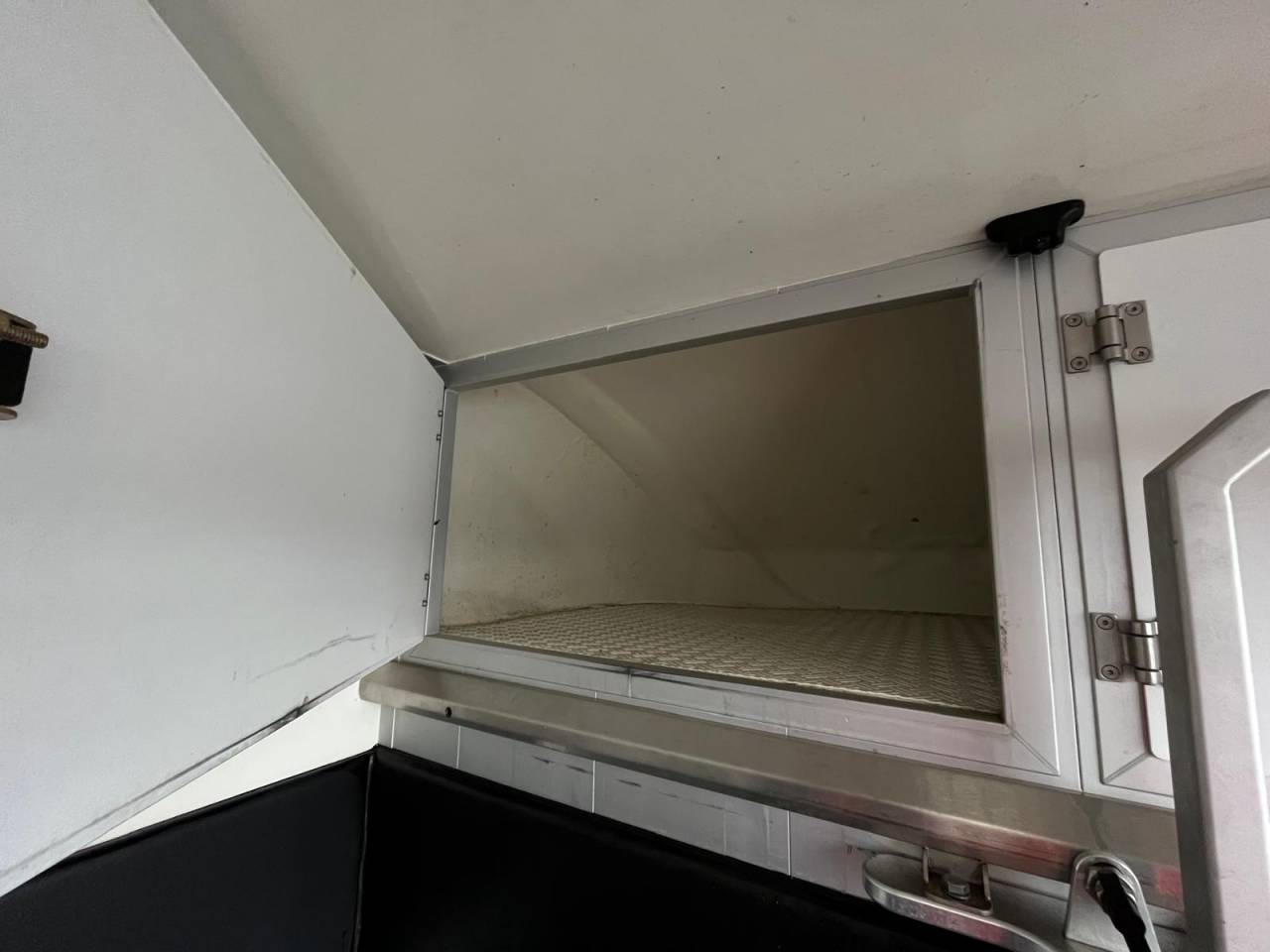 Kleine paardenvrachtwagen (B rijbewijs) STX STX 2021 Tweedehands