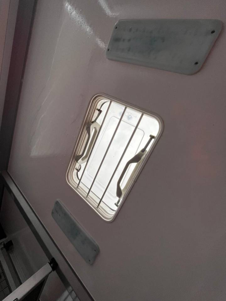 Kleine paardenvrachtwagen (B rijbewijs) STX STX 2021 Tweedehands