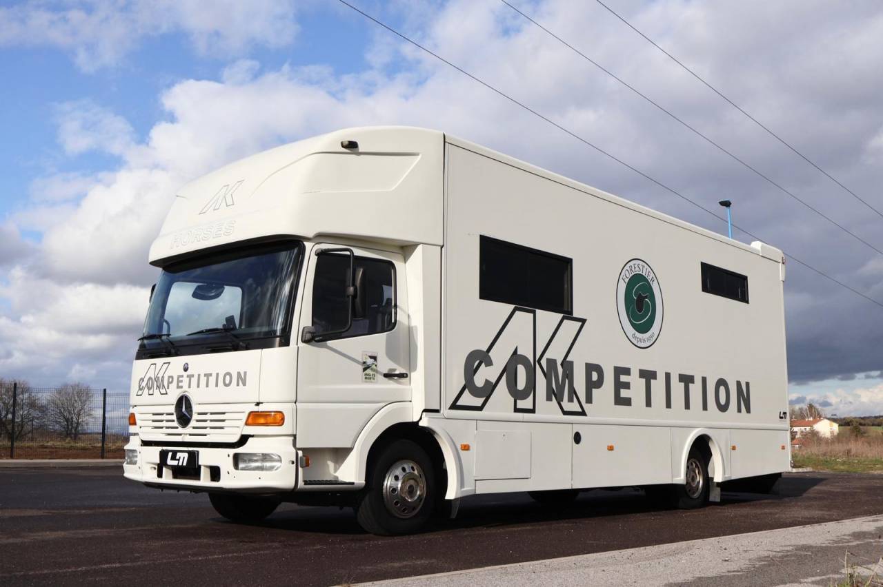 Zware paardenvrachtwagen (groot rijbewijs) Andere merken AK ATEGO 4 CHEVAUX 8.180 2014 Tweedehands