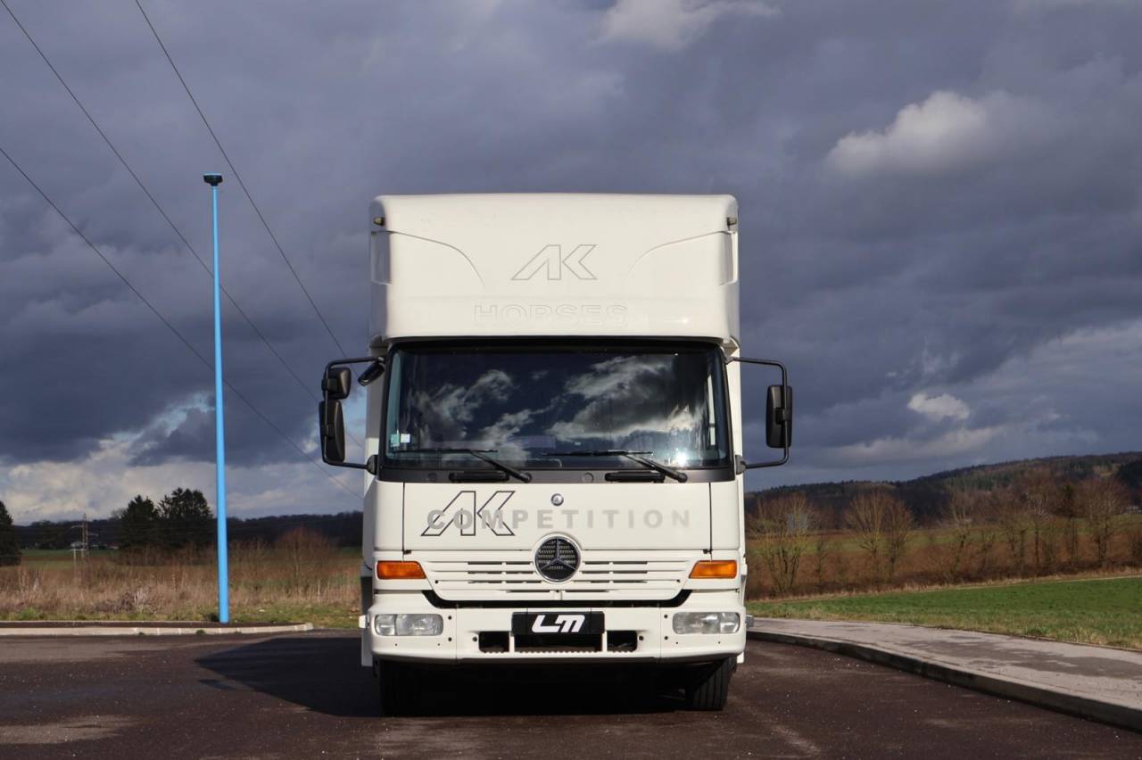 Zware paardenvrachtwagen (groot rijbewijs) Andere merken AK ATEGO 4 CHEVAUX 8.180 2014 Tweedehands