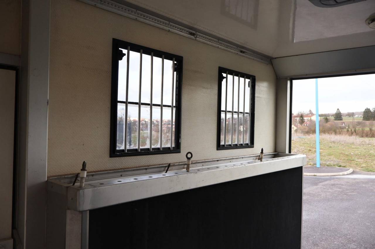 Zware paardenvrachtwagen (groot rijbewijs) Andere merken AK ATEGO 4 CHEVAUX 8.180 2014 Tweedehands