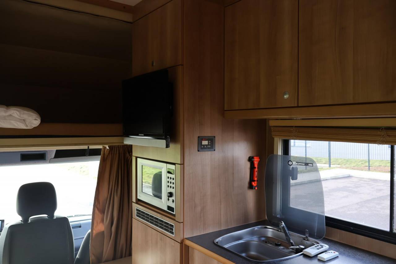 Zware paardenvrachtwagen (groot rijbewijs) Andere merken AK ATEGO 4 CHEVAUX 8.180 2014 Tweedehands