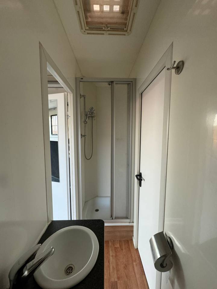 Zware paardenvrachtwagen (groot rijbewijs) Andere merken AK ATEGO 4 CHEVAUX 8.180 2014 Tweedehands