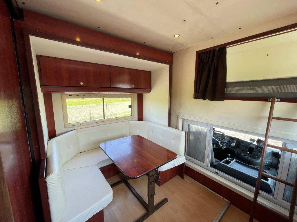 Zware paardenvrachtwagen (groot rijbewijs) Scania Donguy 2001 Tweedehands