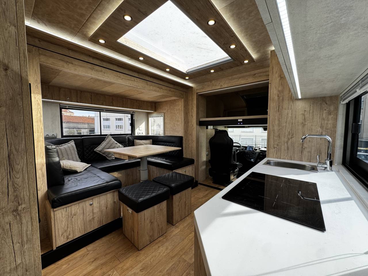 Zware paardenvrachtwagen (groot rijbewijs) Volvo FH 6  2024 Tweedehands