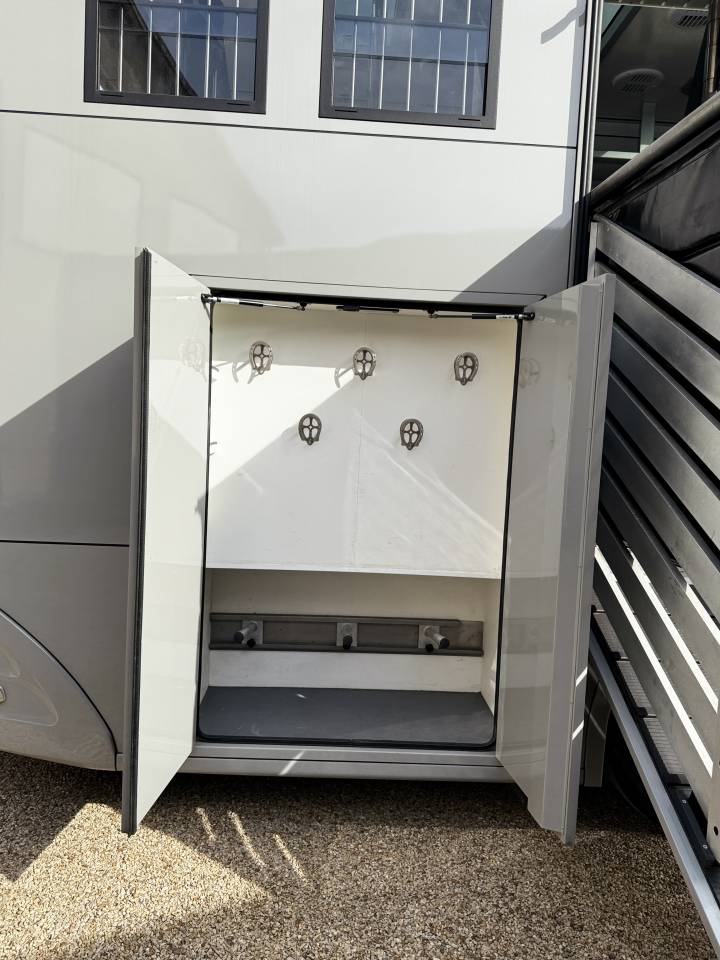 Zware paardenvrachtwagen (groot rijbewijs) Volvo FH 6  2024 Tweedehands