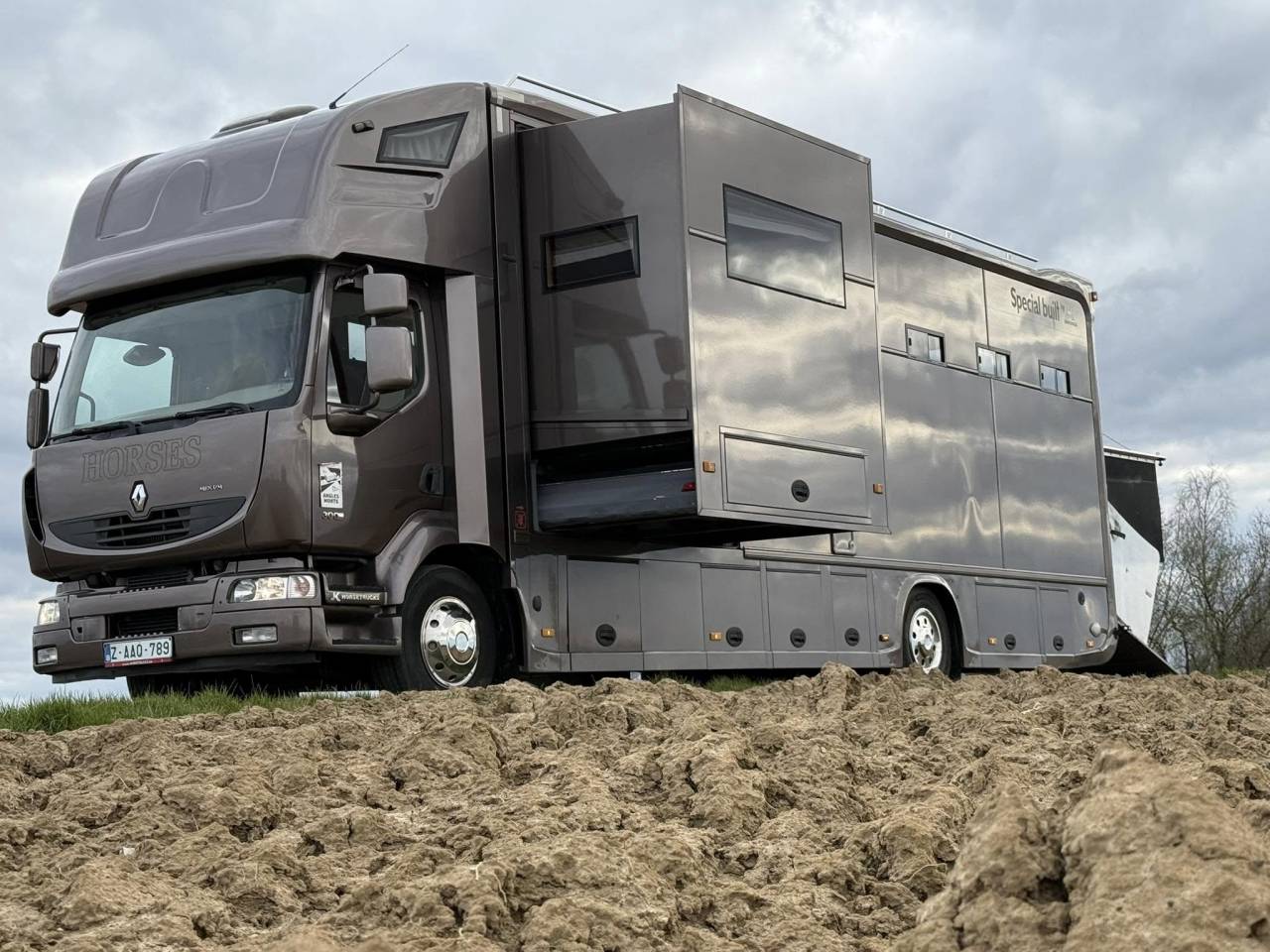 Zware paardenvrachtwagen (groot rijbewijs) Renault midlum 300 cv 2013 Tweedehands