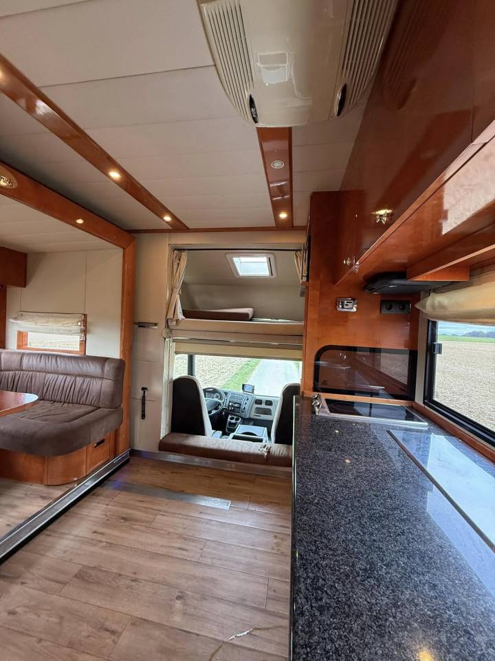 Zware paardenvrachtwagen (groot rijbewijs) Renault midlum 300 cv 2013 Tweedehands