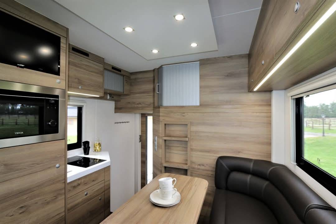 Zware paardenvrachtwagen (groot rijbewijs) Krismar Classicspace 2640 2022 Tweedehands