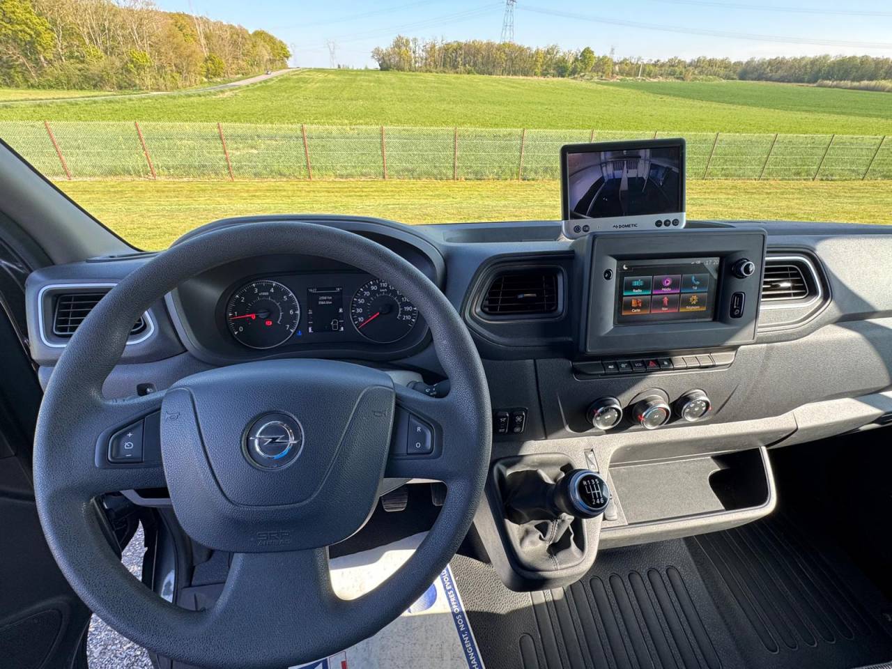 Kleine paardenvrachtwagen (B rijbewijs) AKX Renault 2021 Tweedehands