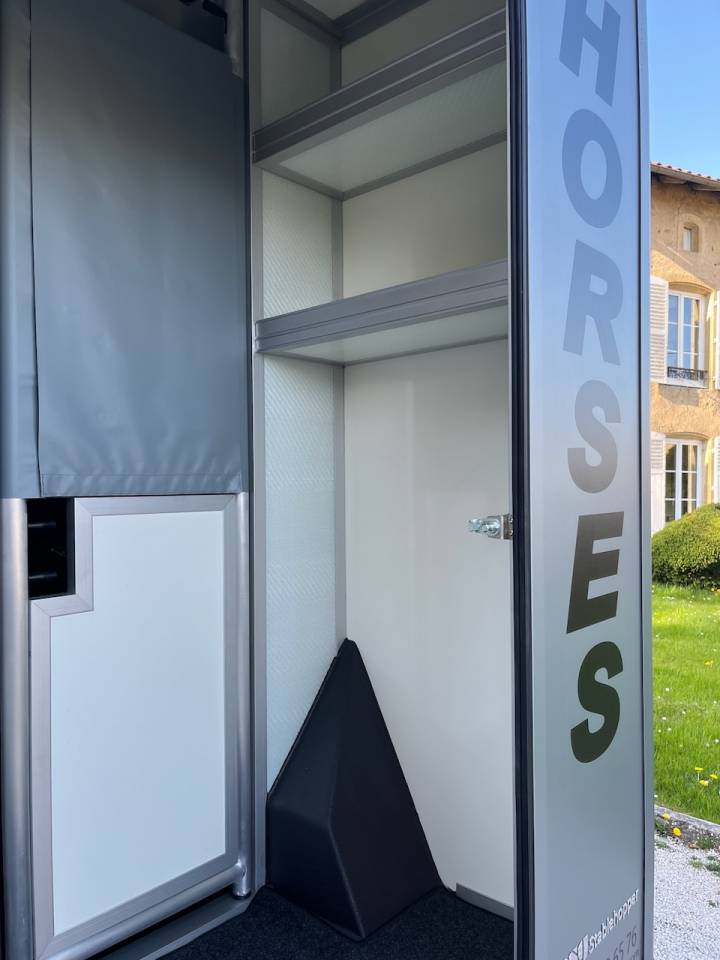 Kleine paardenvrachtwagen (B rijbewijs) Autre marque NISSAN 0 Nieuw