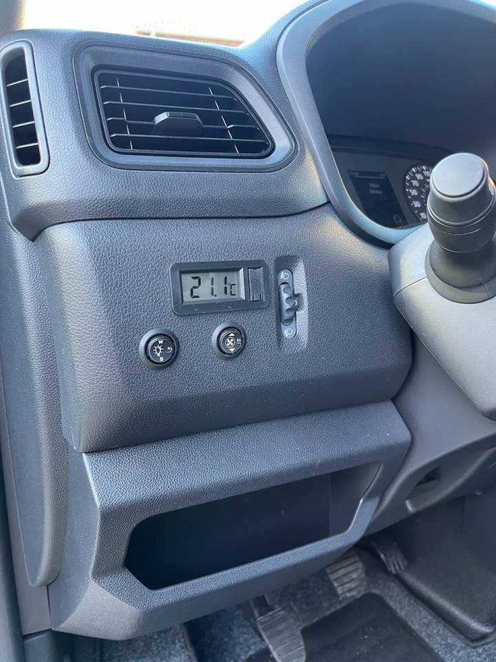 Kleine paardenvrachtwagen (B rijbewijs) Autre marque NISSAN 0 Nieuw