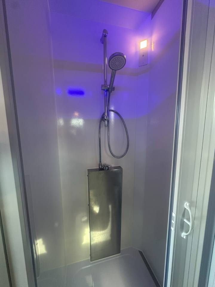 Zware paardenvrachtwagen (groot rijbewijs) Iveco IVECO 0 Nieuw