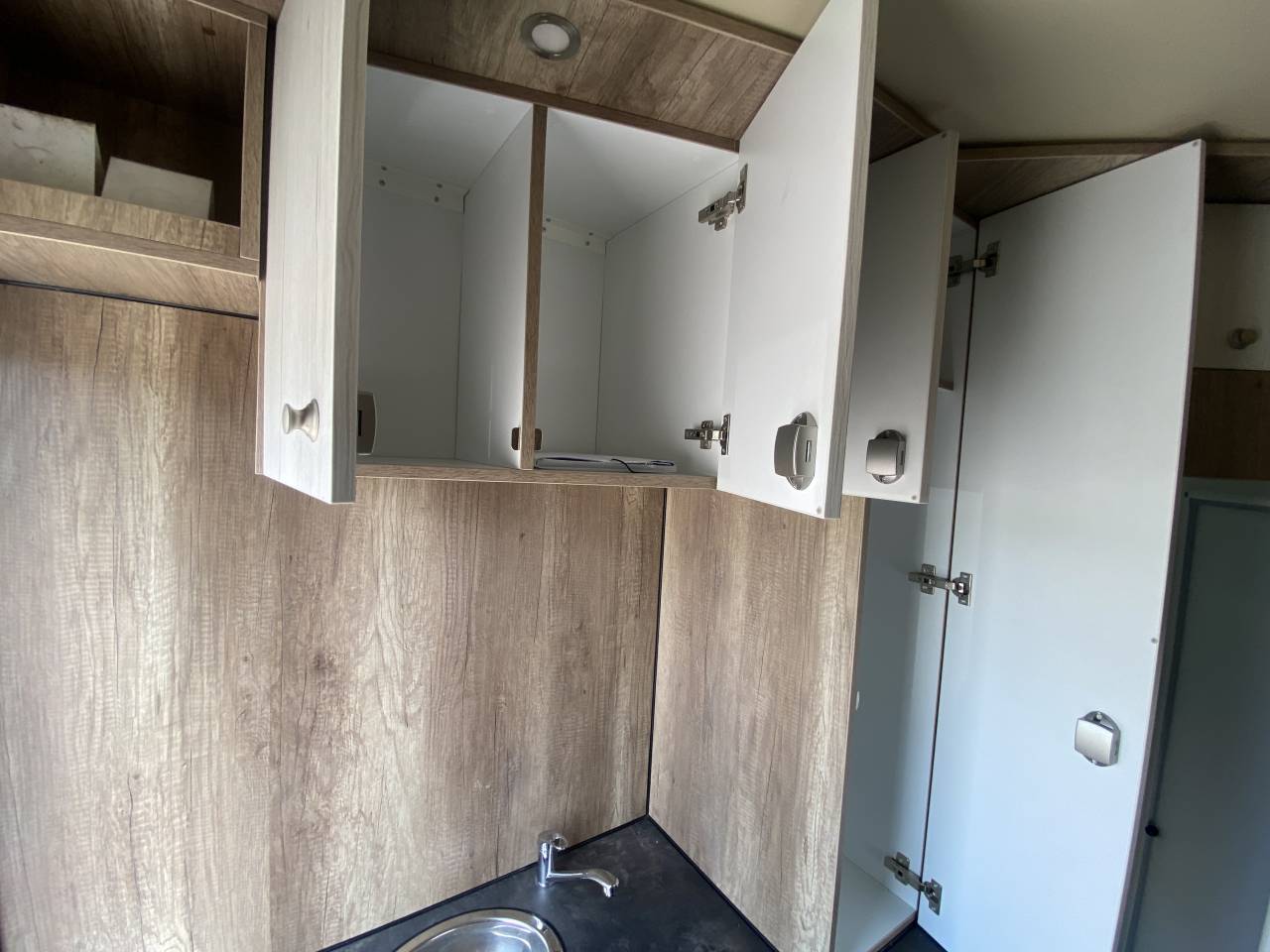 Kleine paardenvrachtwagen (B rijbewijs) Anka  2022 Tweedehands