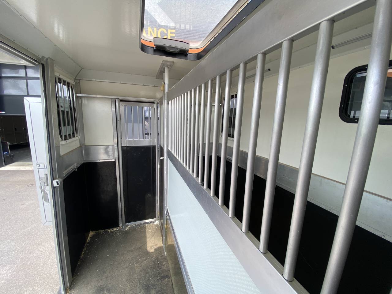 Kleine paardenvrachtwagen (B rijbewijs) Anka  2022 Tweedehands