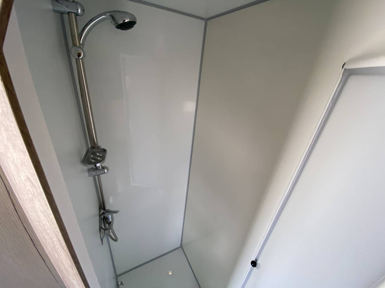 Kleine paardenvrachtwagen (B rijbewijs) Anka  2022 Tweedehands