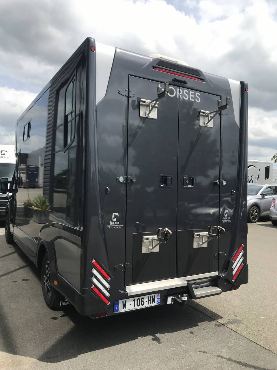 Kleine paardenvrachtwagen (B rijbewijs) Theault Proteo  2024 Tweedehands