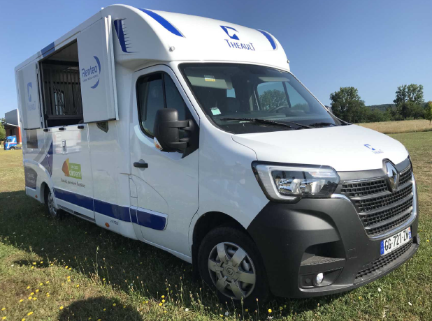 Kleine paardenvrachtwagen (B rijbewijs) Theault Proteo  2022 Tweedehands