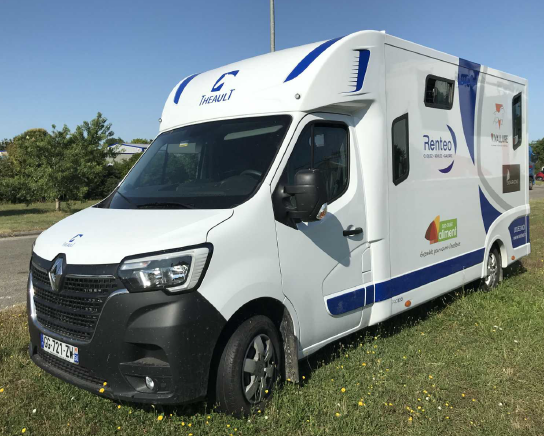 Kleine paardenvrachtwagen (B rijbewijs) Theault Proteo  2022 Tweedehands