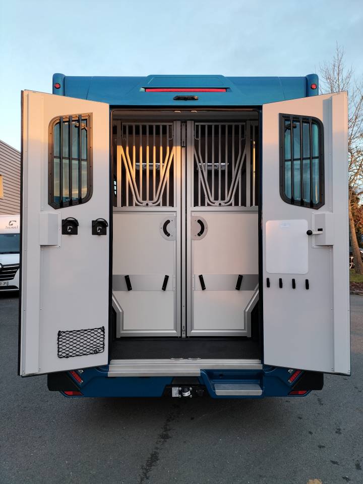 Kleine paardenvrachtwagen (B rijbewijs) Theault Proteo  2023 Nieuw