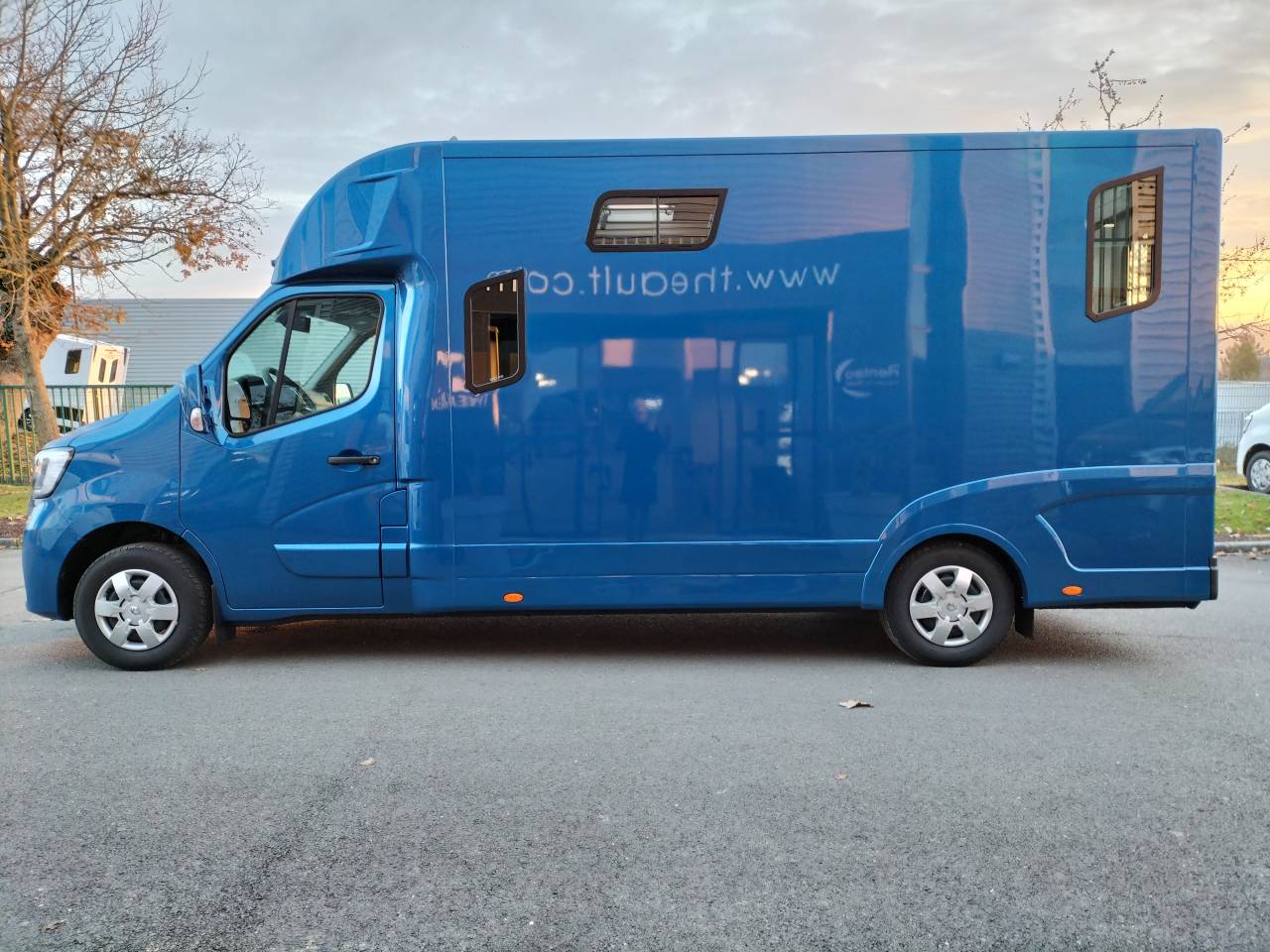 Kleine paardenvrachtwagen (B rijbewijs) Theault Proteo  2023 Nieuw