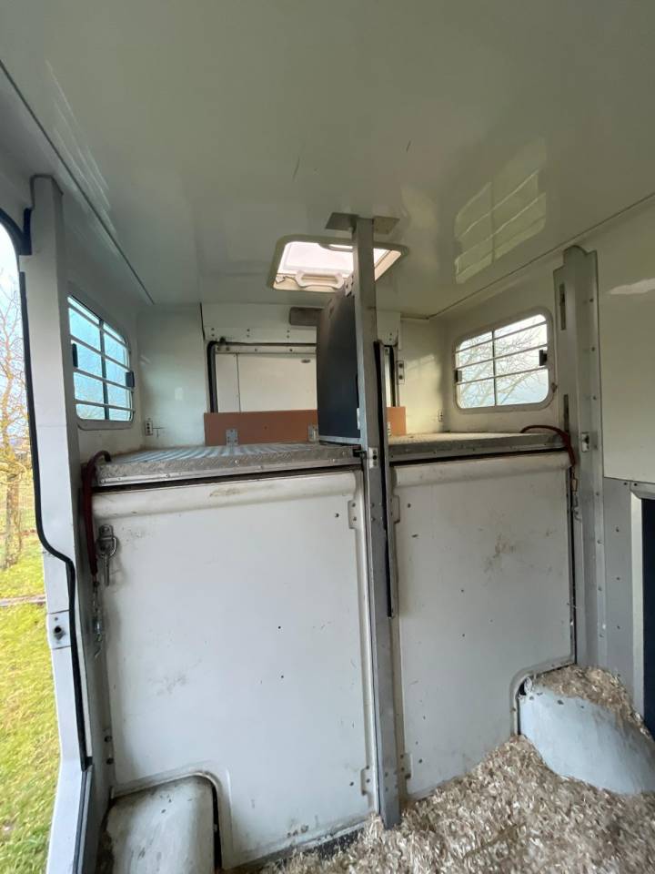 Kleine paardenvrachtwagen (B rijbewijs) Barbot  2011 Tweedehands