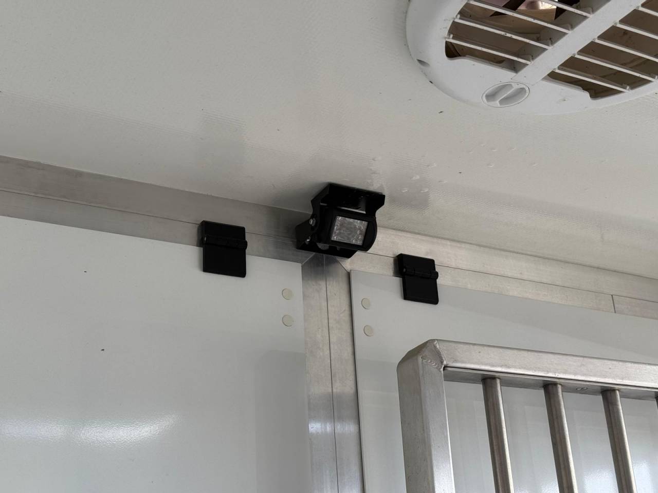 Kleine paardenvrachtwagen (B rijbewijs) Krismar MASTER THEAULT 3 PLACES 2021 Tweedehands