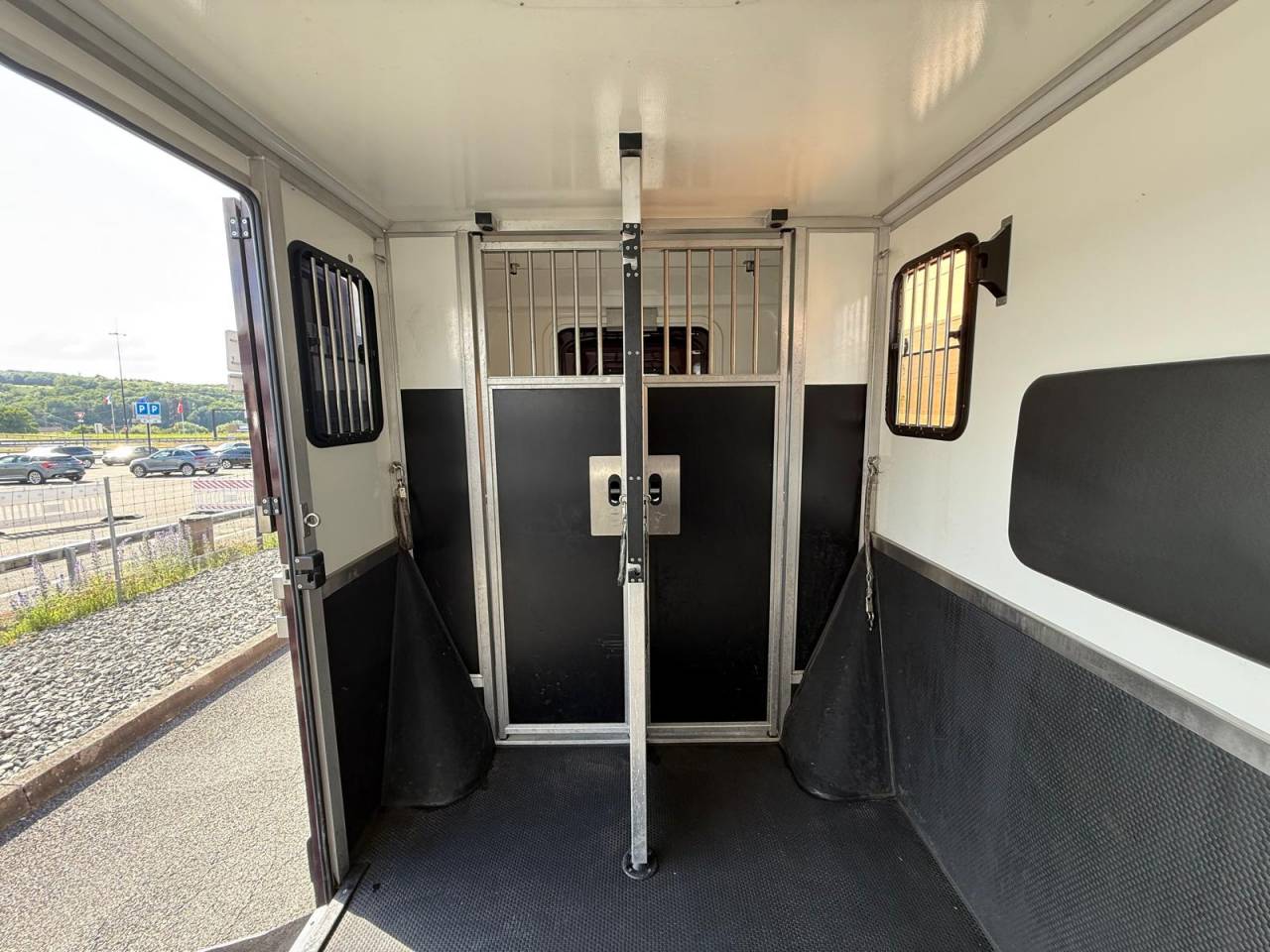 Kleine paardenvrachtwagen (B rijbewijs) Krismar MASTER THEAULT 3 PLACES 2021 Tweedehands