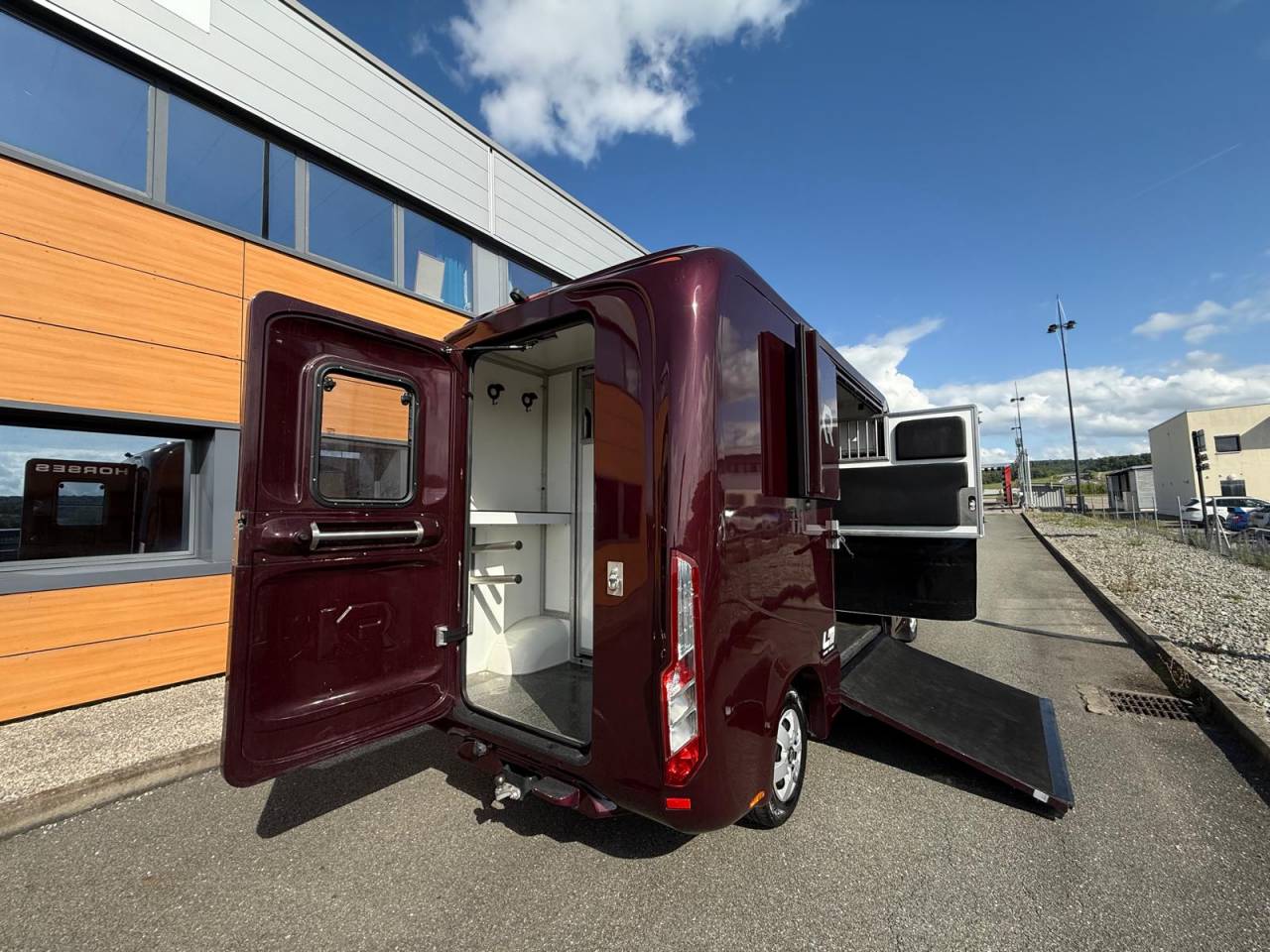 Kleine paardenvrachtwagen (B rijbewijs) Krismar MASTER THEAULT 3 PLACES 2021 Tweedehands