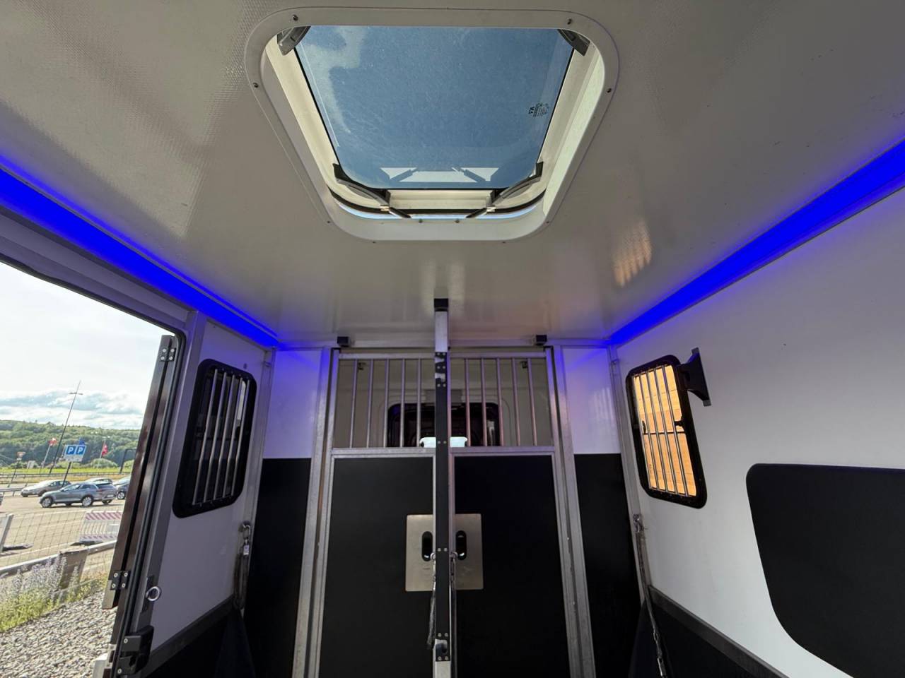 Kleine paardenvrachtwagen (B rijbewijs) Krismar MASTER THEAULT 3 PLACES 2021 Tweedehands